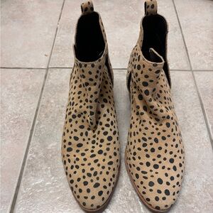 DOLCE VITA! Stylish Tan and Black Women's Ankle Boots